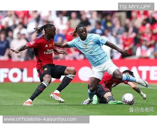 曼联与曼城激战正酣谁能在德比战中笑到最后